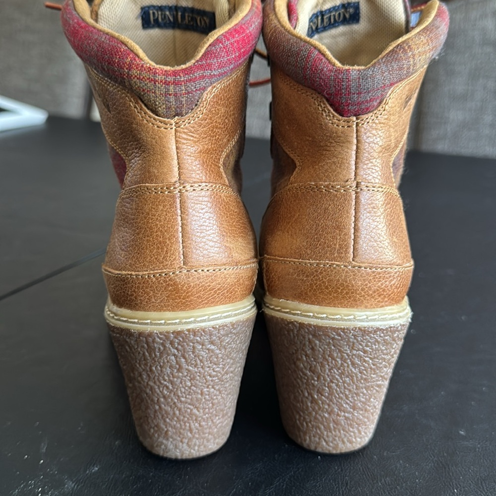 Timberland Pendleton boot
Size 7 - Picture 4 of 6